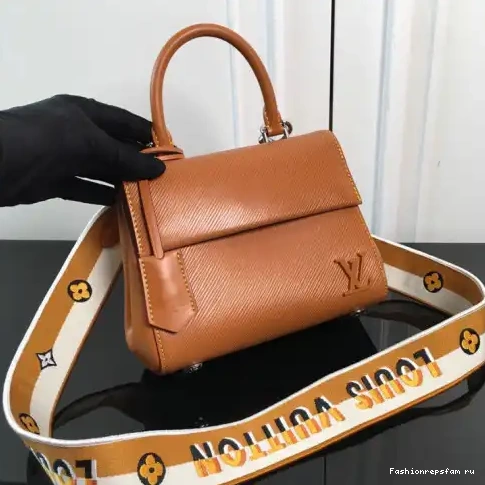 Fashionrepsfam ru 2208DJ0016 Bag LV 0815